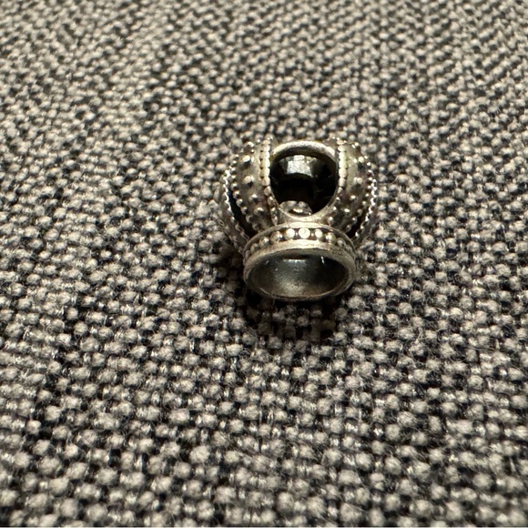 Pandora Silver Crown bead - Picture 3 of 3